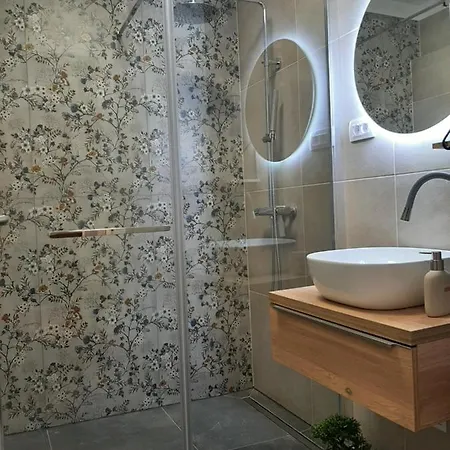Apartment Qr For Family, Couples, And Friends In