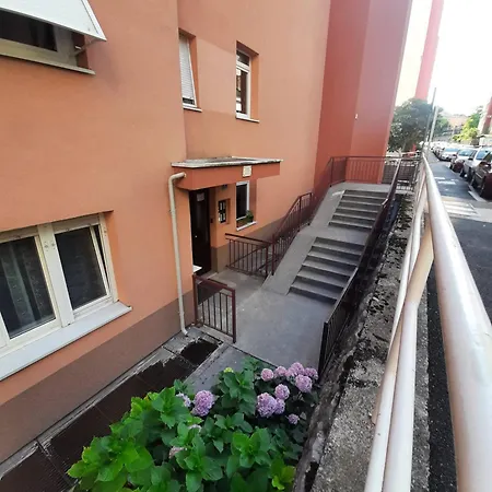 Qr For Family, Couples, And Friends In Apartment Rijeka