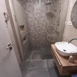 Qr For Family, Couples, And Friends In Apartamento Rijeka