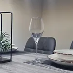 Qr For Family, Couples, And Friends In Apartamento *