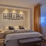 Qr For Family, Couples, And Friends In Rijeka