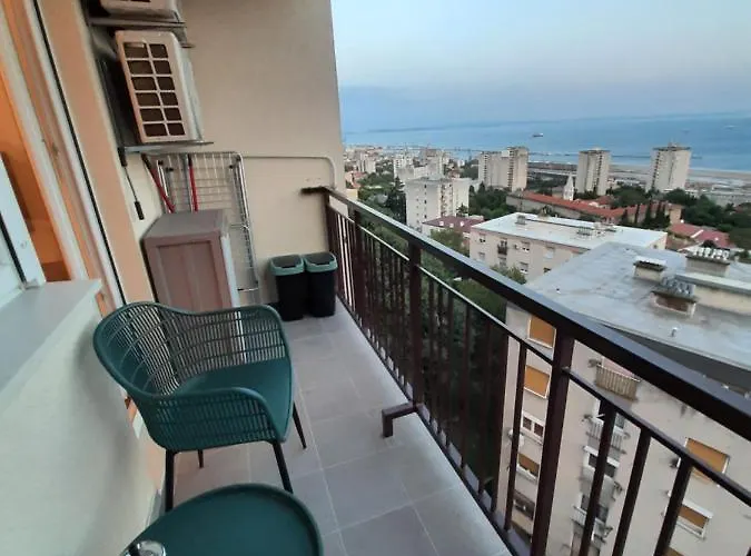 Qr For Family, Couples, And Friends In Rijeka