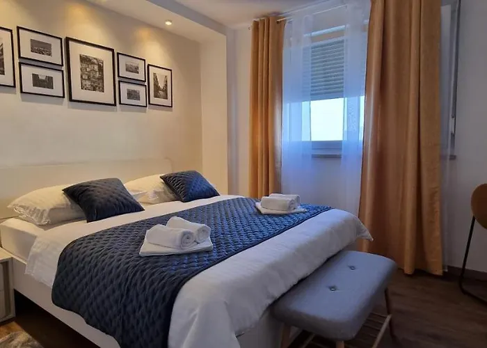 Qr For Family, Couples, And Friends In *